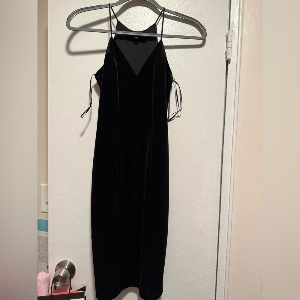 Guess women’s velvet fitter dress 
approximately knee length  (5’4 my height)